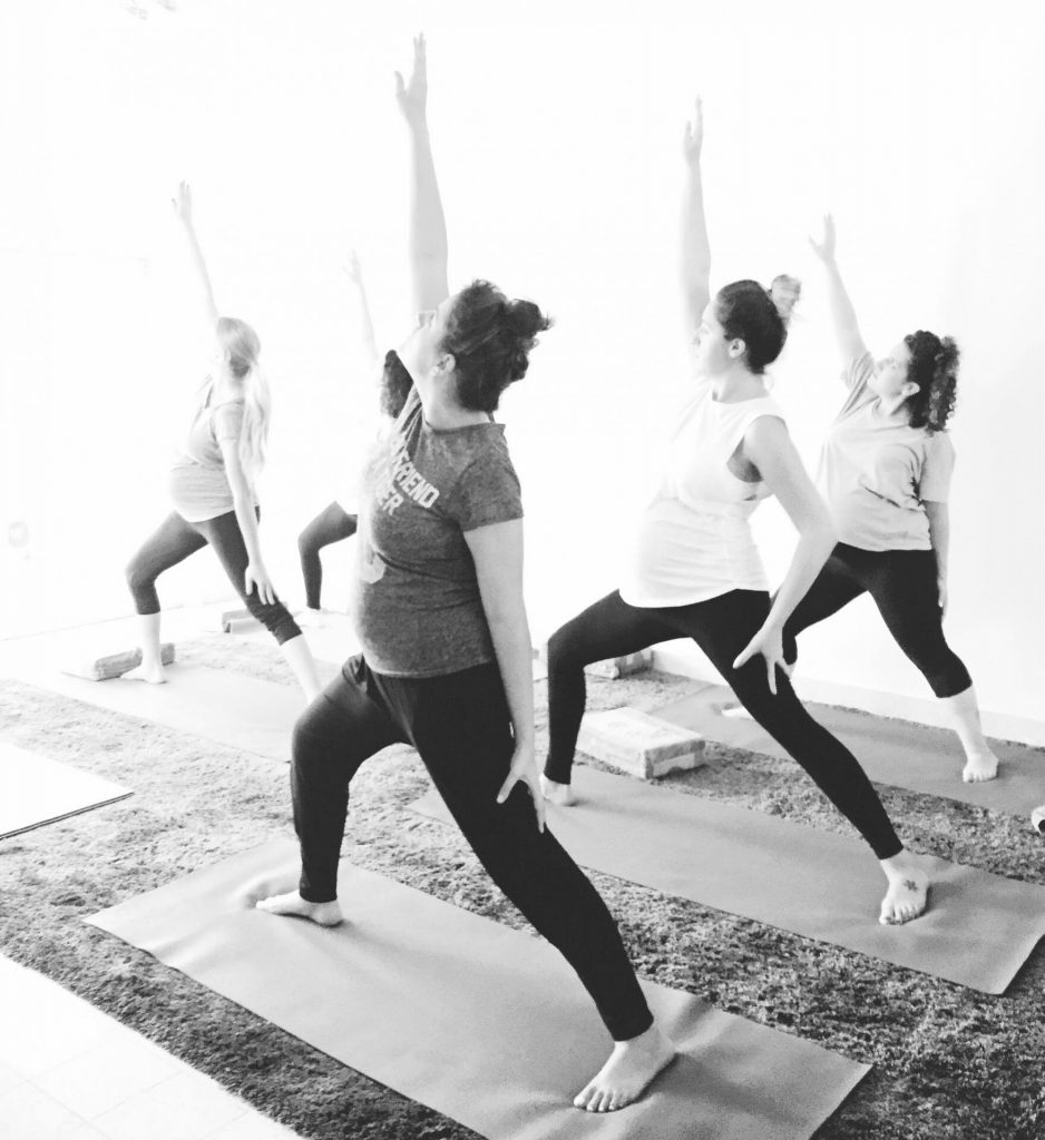 יוגה היריון גבעתיים רמת גן עם שירלי מן